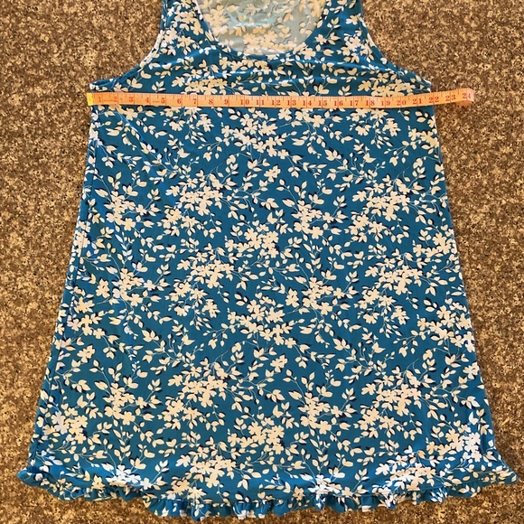 Draper James Ruffled Night Gown size L/Xl. Excellent condition never use… - Picture 3 of 7